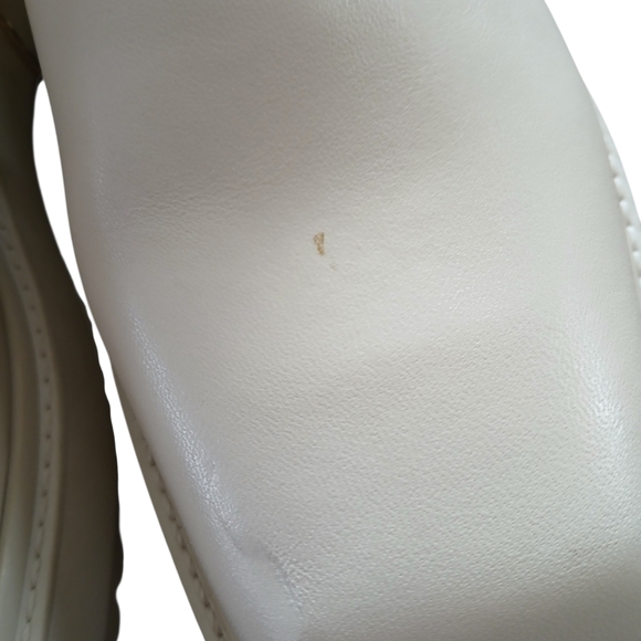 NEW! Larroude Size 8.5 Cream Leather Side Zipper Entry Boots - Picture 4 of 10